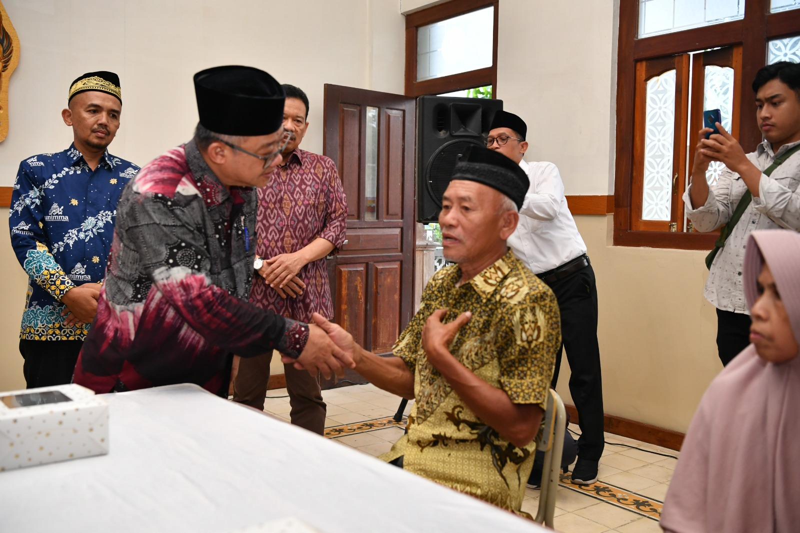 Mendikdasmen Temui Keluarga Korban Kecelakaan Guru SD ITQ As-Syafi'iyah Magelang