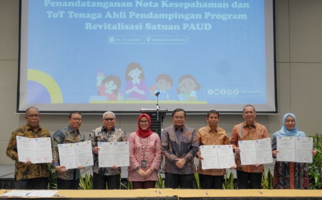 17 Perguruan Tinggi Lakukan Penandatanganan Nota Kesepahaman Tenaga Ahli Pendamping Protas Revitalisasi Satuan Pendidikan