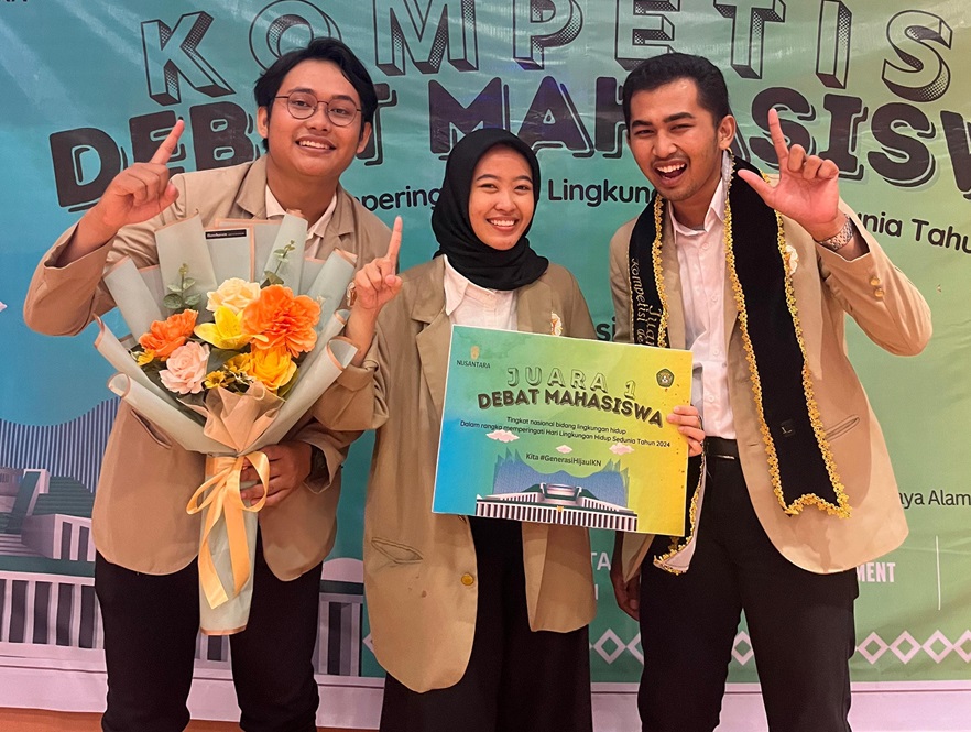 Mahasiswa UGM Juara 1 Student Debate Competition IPA